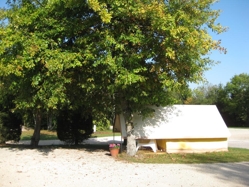 Camping Porte Des Vosges Bulgnéville Rom bilde