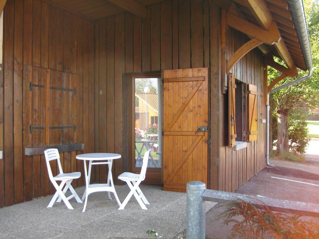 Camping Porte Des Vosges Bulgnéville Rom bilde