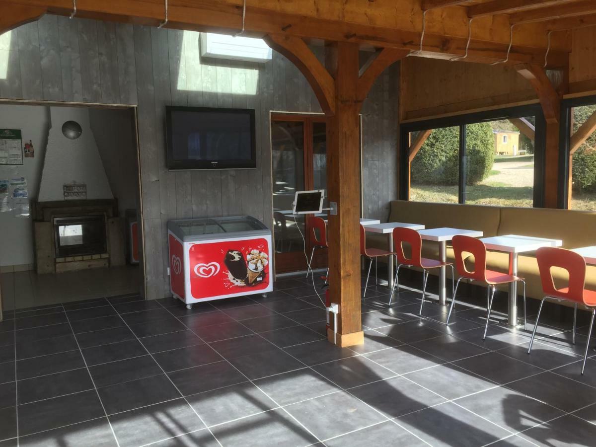 Camping Porte Des Vosges Bulgnéville Eksteriør bilde
